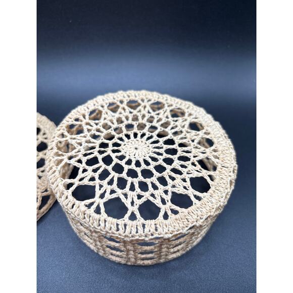 Crocheted Lidded Trinket/Vanity Box Round Starched Vintage Cottage Core Decor - Picture 8 of 8